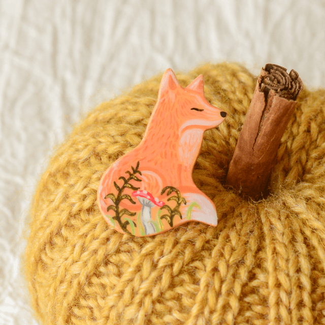 Familiar Collection "A Fox" clay pin