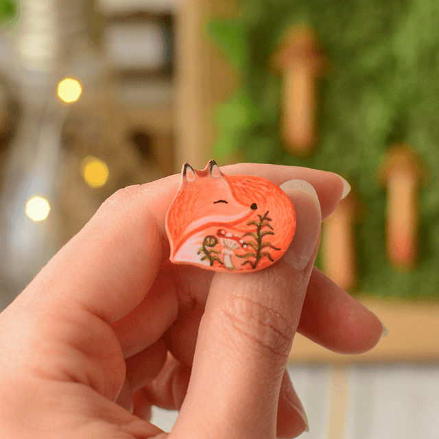 Familiar Collection "A Sleeping Fox" clay pin