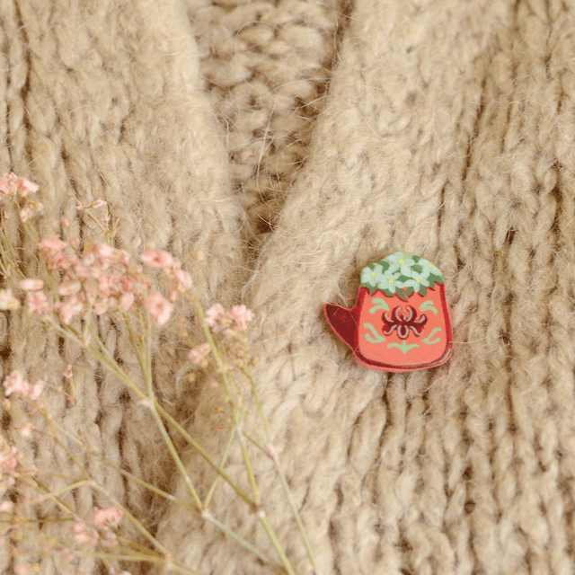 Spring Collection "Forget-Me-Not Teapot" clay pin